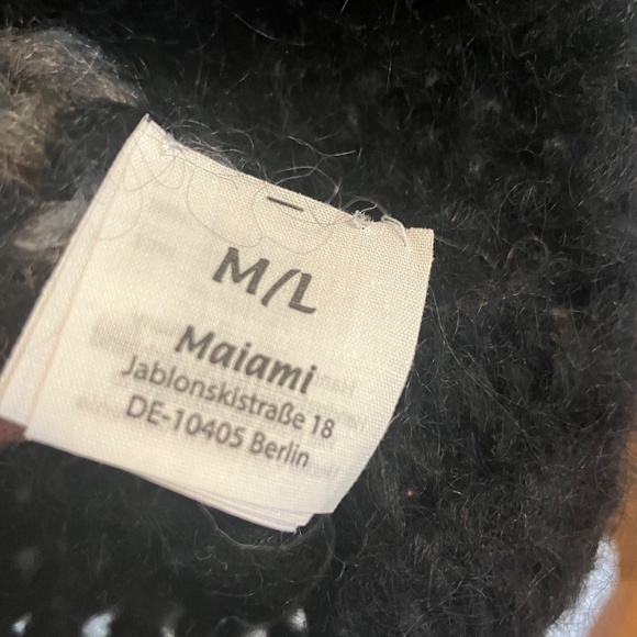 Maiami Oversized Sweater - Picture 4 of 5